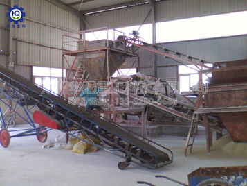 小型有機(jī)肥濕法造粒現(xiàn)場